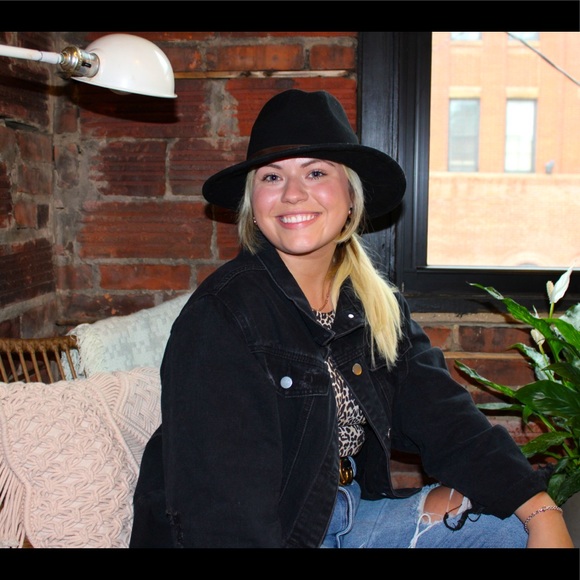 Meet the Posher Other - Meet your Posher, Cameron